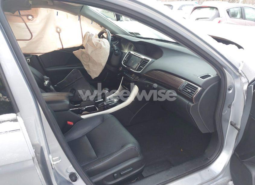 Photo 5 of 2016 Honda Accord TOURING (VIN 1HGCR3F9XGA023270)