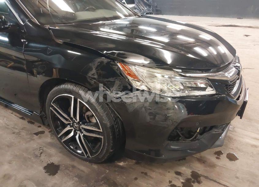 Photo 17 of 2016 Honda Accord TOURING (VIN 1HGCR3F9XGA027156)