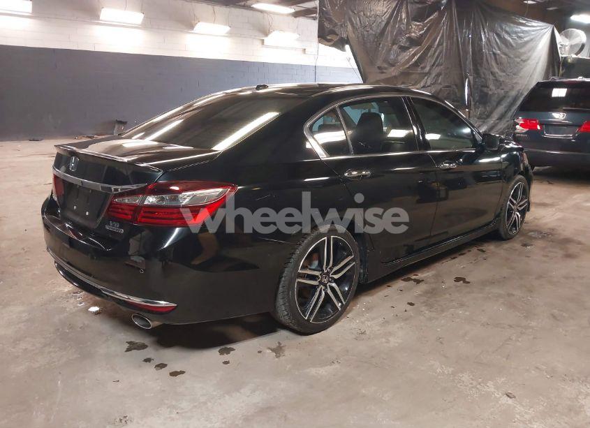 Photo 4 of 2016 Honda Accord TOURING (VIN 1HGCR3F9XGA027156)