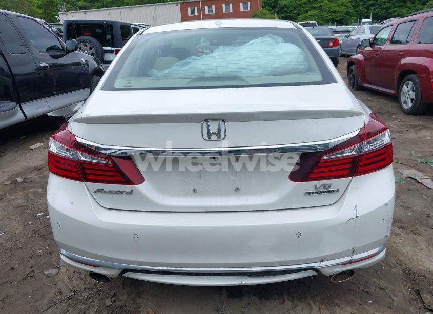 Photo 17 of 2017 Honda Accord TOURING V6 (VIN 1HGCR3F9XHA016398)