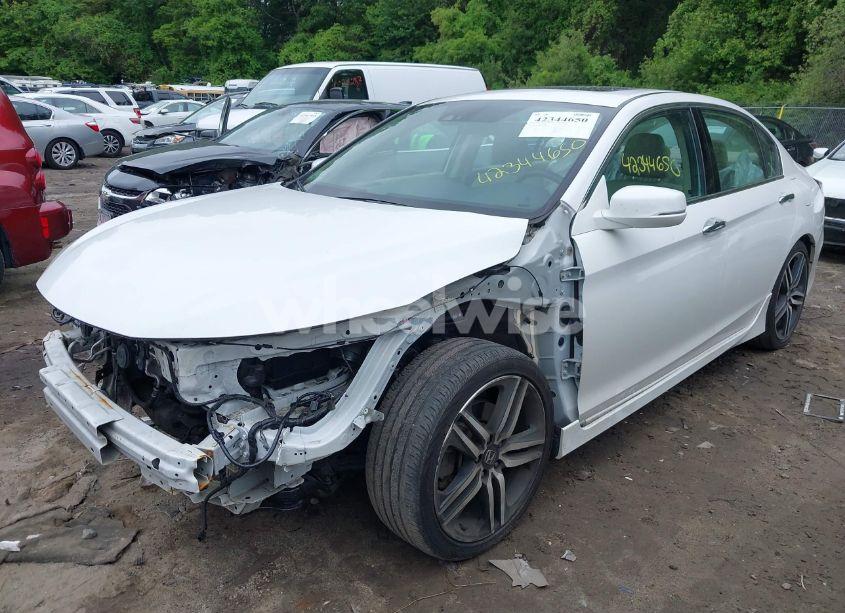 Photo 2 of 2017 Honda Accord TOURING V6 (VIN 1HGCR3F9XHA016398)