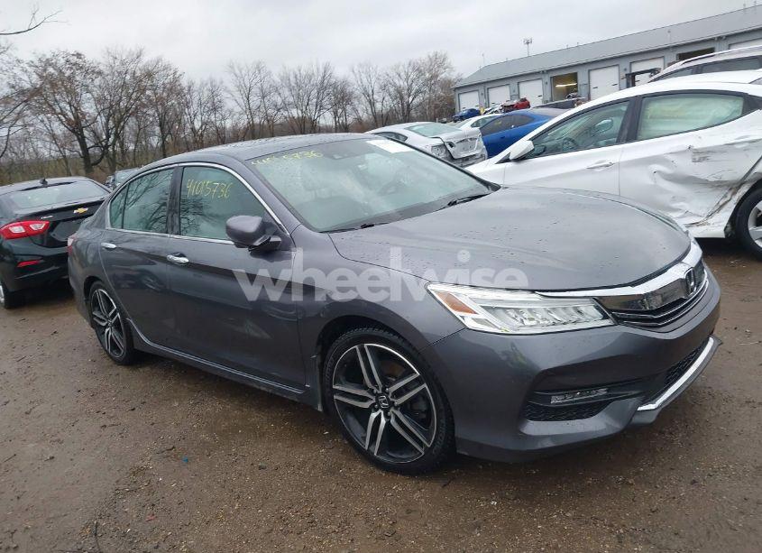 2017 Honda Accord TOURING V6 (VIN 1HGCR3F9XHA024923) main photo