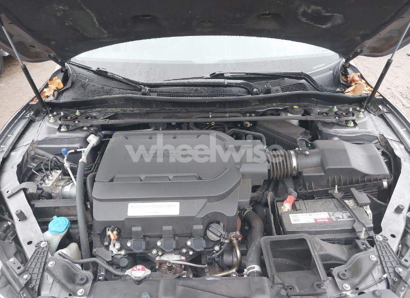 Photo 10 of 2017 Honda Accord TOURING V6 (VIN 1HGCR3F9XHA024923)