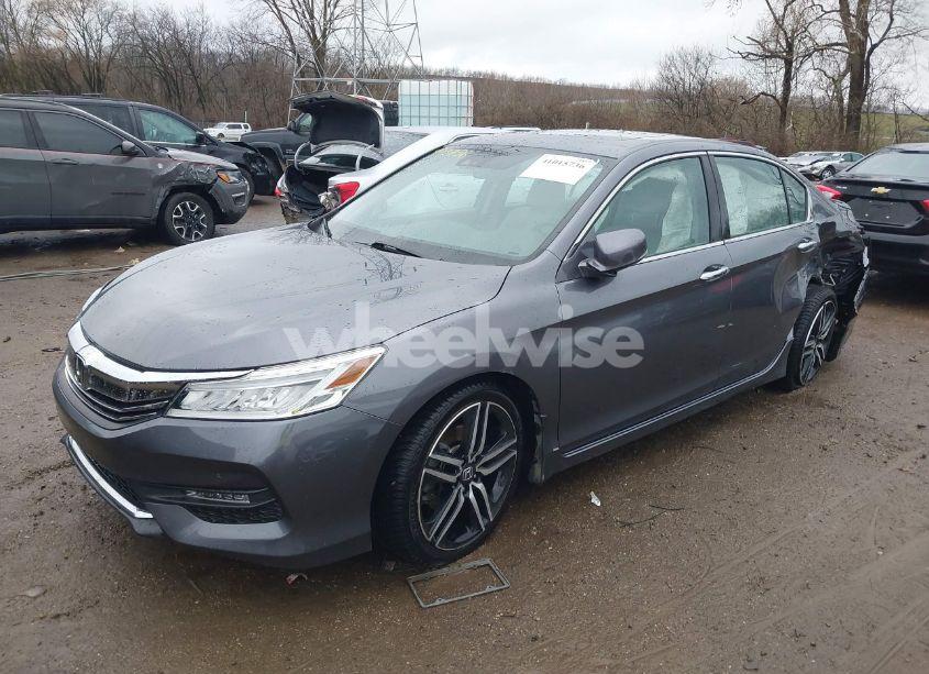 Photo 2 of 2017 Honda Accord TOURING V6 (VIN 1HGCR3F9XHA024923)