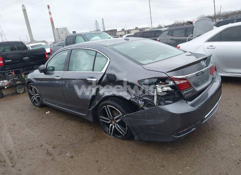 Photo 3 of 2017 Honda Accord TOURING V6 (VIN 1HGCR3F9XHA024923)