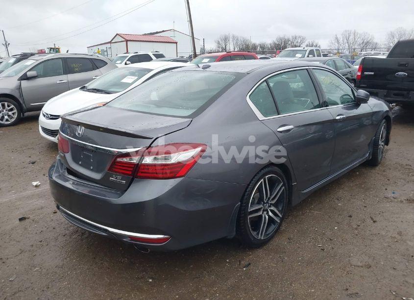 Photo 4 of 2017 Honda Accord TOURING V6 (VIN 1HGCR3F9XHA024923)