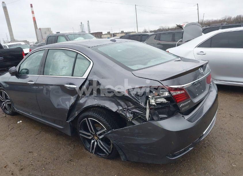 Photo 6 of 2017 Honda Accord TOURING V6 (VIN 1HGCR3F9XHA024923)