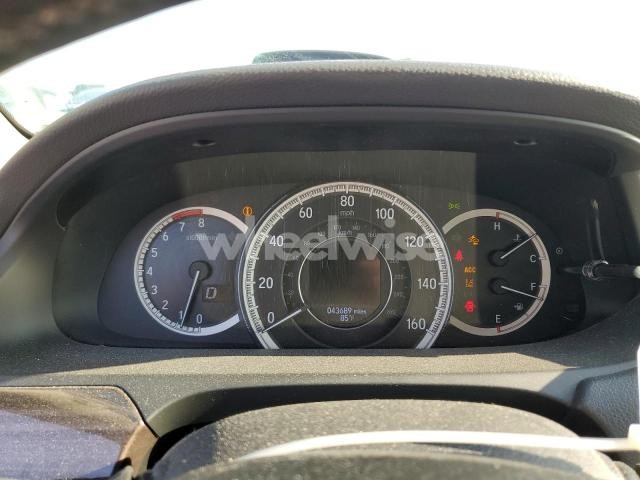 Photo 2 of 2017 HONDA ACCORD TOURING (VIN 1HGCR3F9XHA028891)