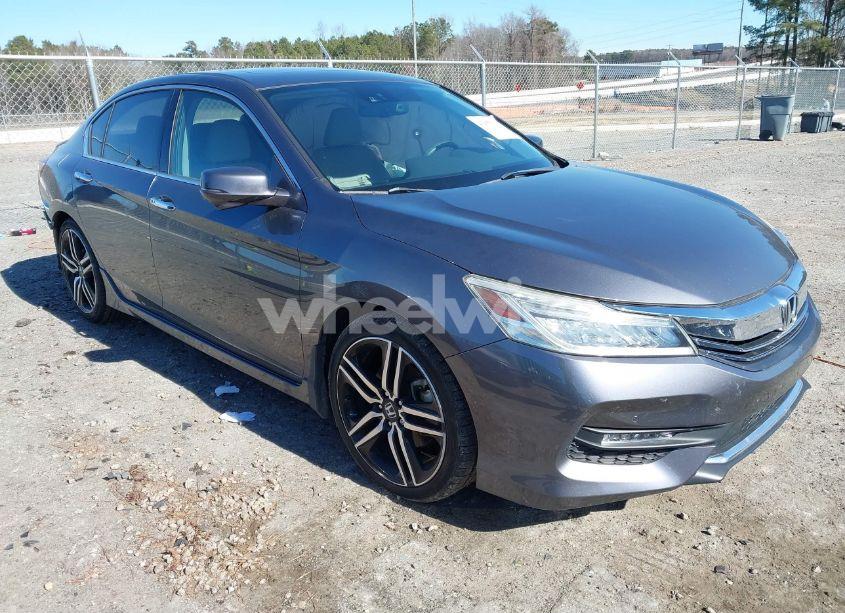 2017 Honda Accord TOURING V6 (VIN 1HGCR3F9XHA030981) main photo