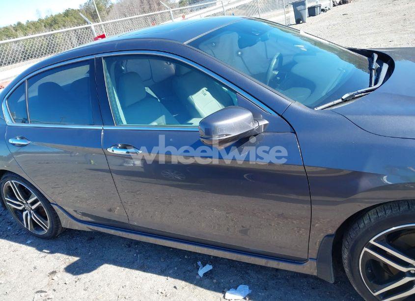 Photo 14 of 2017 Honda Accord TOURING V6 (VIN 1HGCR3F9XHA030981)