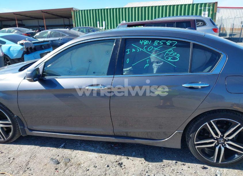 Photo 15 of 2017 Honda Accord TOURING V6 (VIN 1HGCR3F9XHA030981)