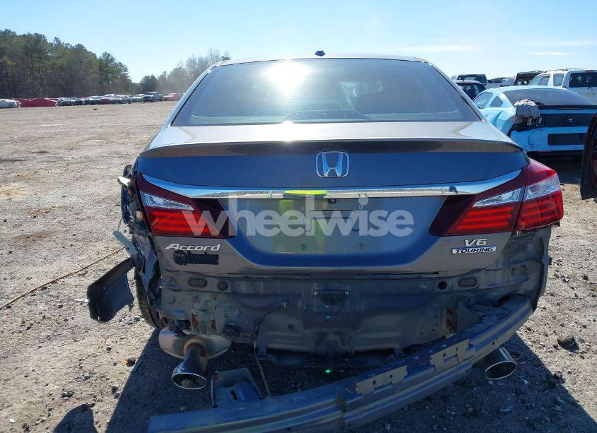 Photo 17 of 2017 Honda Accord TOURING V6 (VIN 1HGCR3F9XHA030981)