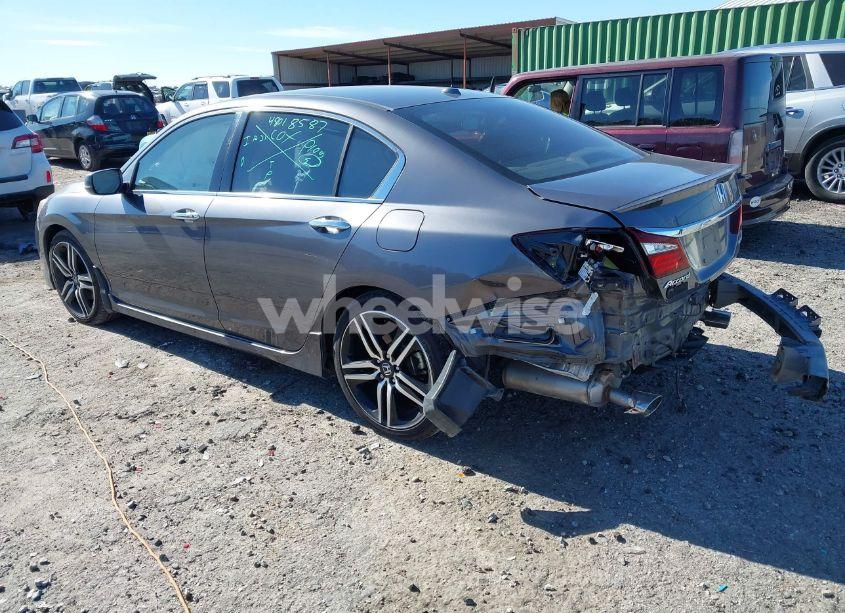 Photo 3 of 2017 Honda Accord TOURING V6 (VIN 1HGCR3F9XHA030981)