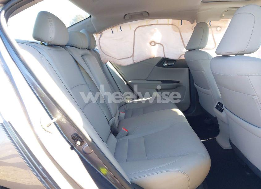 Photo 8 of 2017 Honda Accord TOURING V6 (VIN 1HGCR3F9XHA030981)