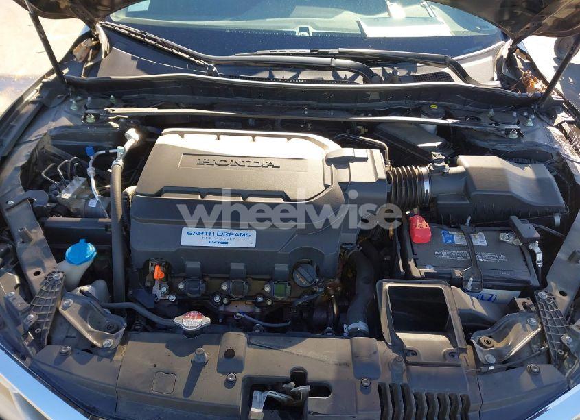 Photo 10 of 2017 Honda Accord TOURING V6 (VIN 1HGCR3F9XHA038286)