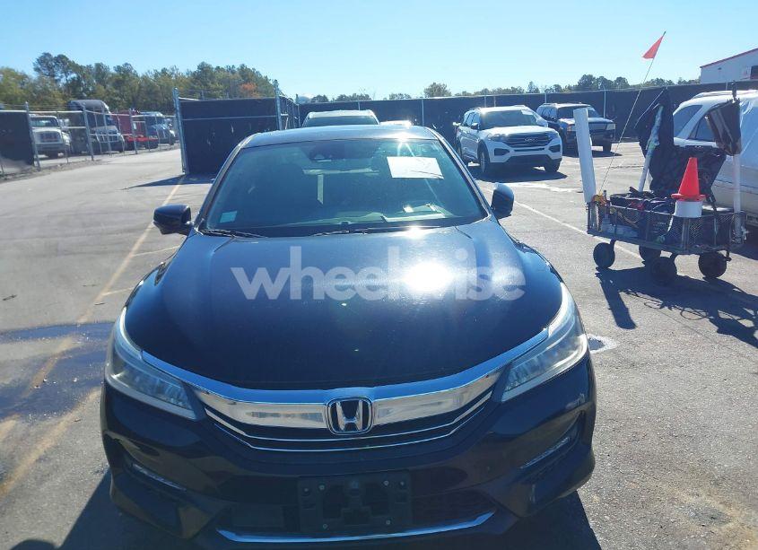 Photo 11 of 2017 Honda Accord TOURING V6 (VIN 1HGCR3F9XHA038286)