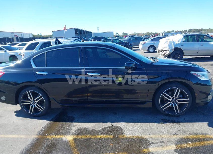 Photo 12 of 2017 Honda Accord TOURING V6 (VIN 1HGCR3F9XHA038286)