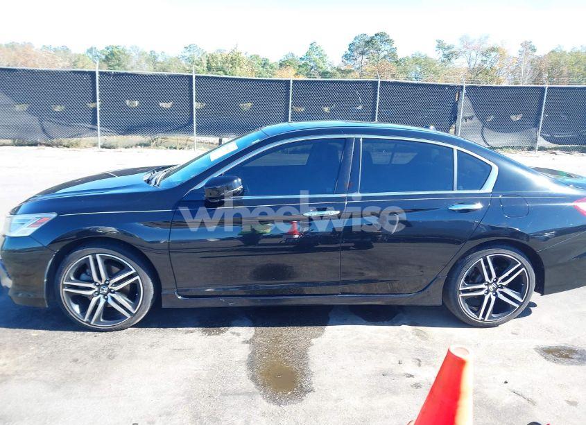 Photo 13 of 2017 Honda Accord TOURING V6 (VIN 1HGCR3F9XHA038286)