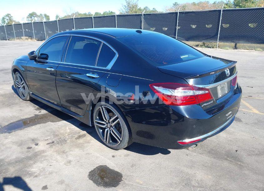 Photo 3 of 2017 Honda Accord TOURING V6 (VIN 1HGCR3F9XHA038286)