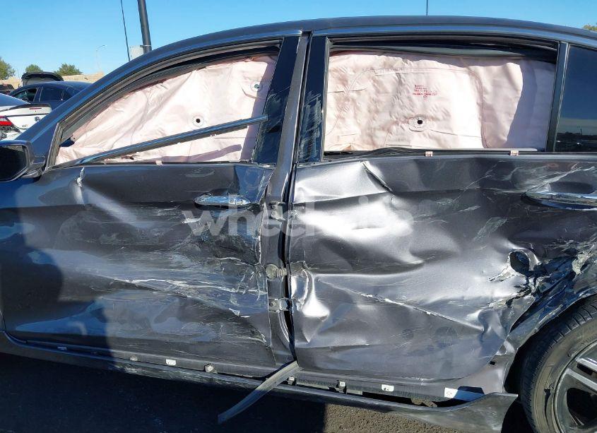 Photo 13 of 2017 Honda Accord TOURING V6 (VIN 1HGCR3F9XHA038546)