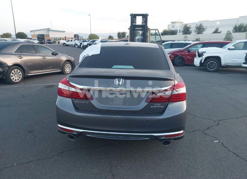 Photo 15 of 2017 Honda Accord TOURING V6 (VIN 1HGCR3F9XHA038546)