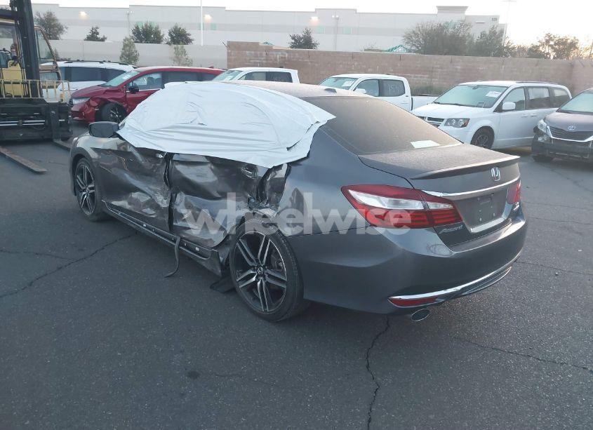 Photo 3 of 2017 Honda Accord TOURING V6 (VIN 1HGCR3F9XHA038546)