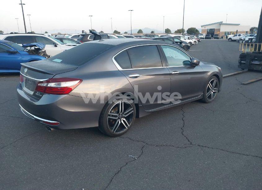 Photo 4 of 2017 Honda Accord TOURING V6 (VIN 1HGCR3F9XHA038546)
