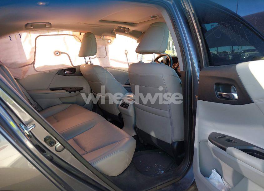 Photo 8 of 2017 Honda Accord TOURING V6 (VIN 1HGCR3F9XHA038546)