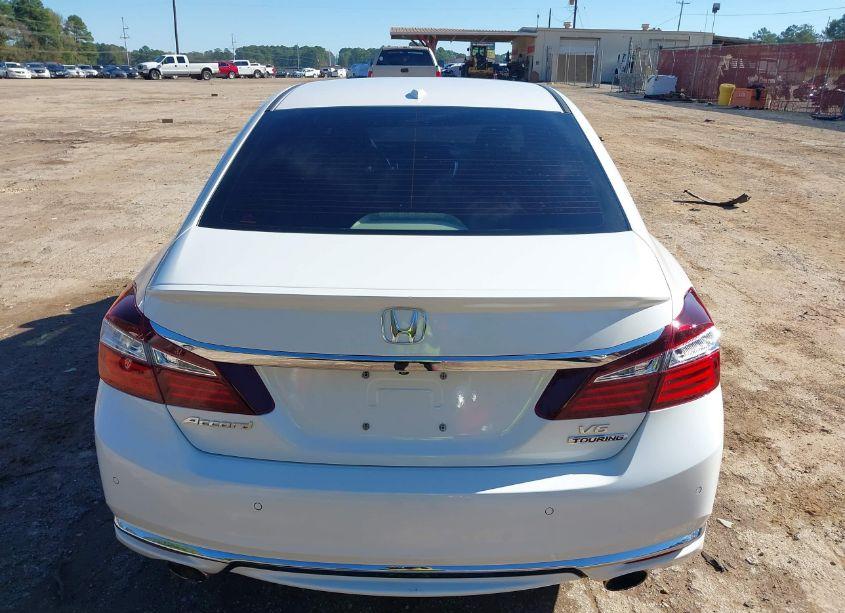 Photo 17 of 2017 Honda Accord TOURING V6 (VIN 1HGCR3F9XHA042418)