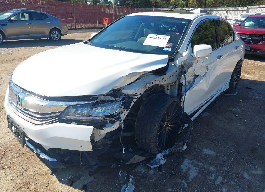 Photo 6 of 2017 Honda Accord TOURING V6 (VIN 1HGCR3F9XHA042418)