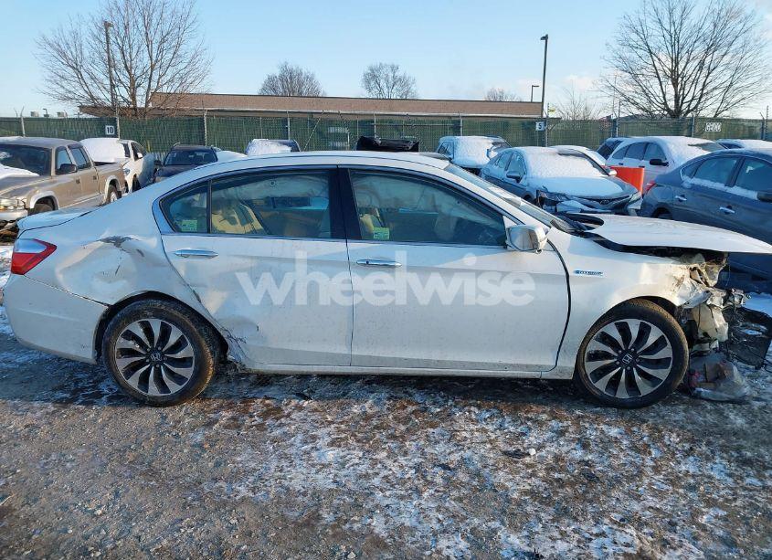 Photo 14 of 2015 Honda Accord HYBRID (VIN 1HGCR6F31FA008538)