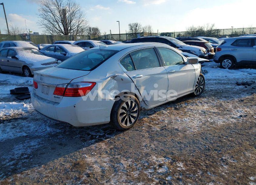 Photo 4 of 2015 Honda Accord HYBRID (VIN 1HGCR6F31FA008538)