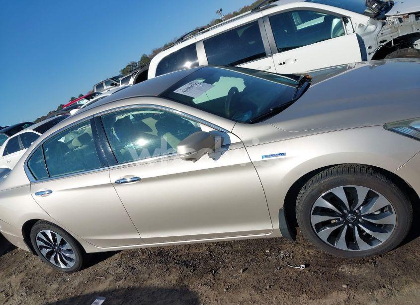 Photo 13 of 2015 Honda Accord HYBRID (VIN 1HGCR6F38FA005944)
