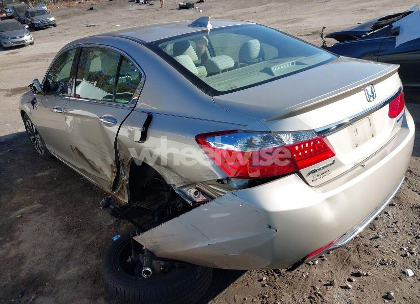 Photo 3 of 2015 Honda Accord HYBRID (VIN 1HGCR6F38FA005944)