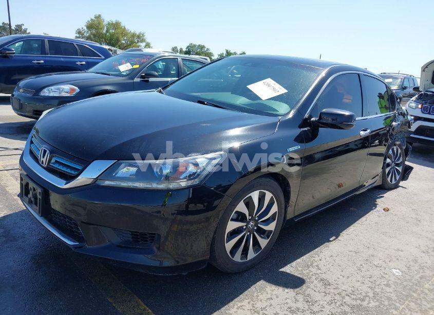 Photo 2 of 2015 Honda Accord HYBRID EX-L (VIN 1HGCR6F50FA008600)