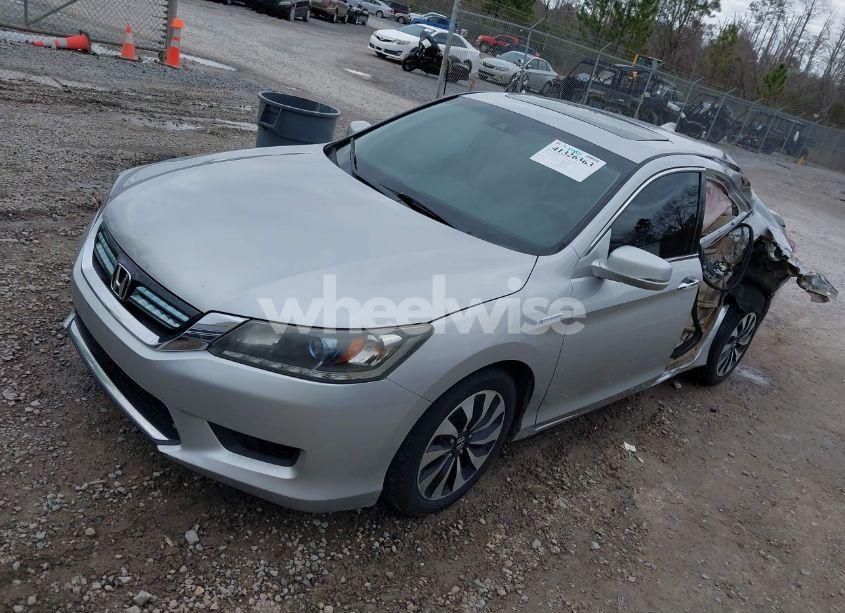 Photo 2 of 2015 Honda Accord HYBRID EX-L (VIN 1HGCR6F50FA012517)