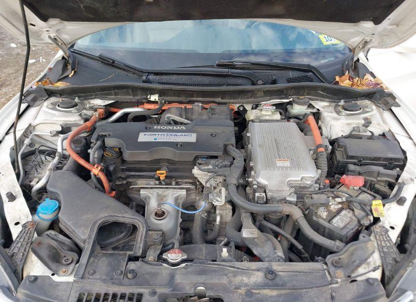 Photo 10 of 2015 Honda Accord HYBRID EX-L (VIN 1HGCR6F51FA002742)