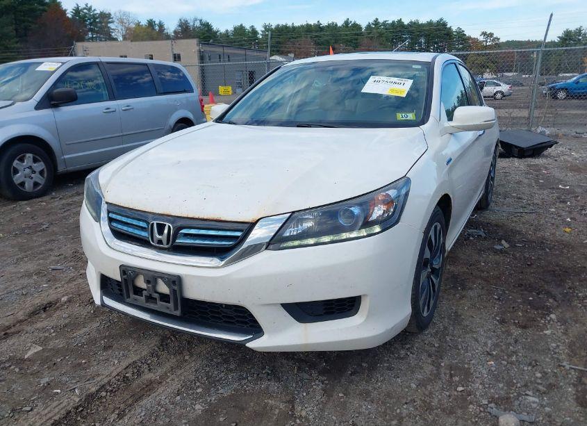 Photo 2 of 2015 Honda Accord HYBRID EX-L (VIN 1HGCR6F51FA002742)