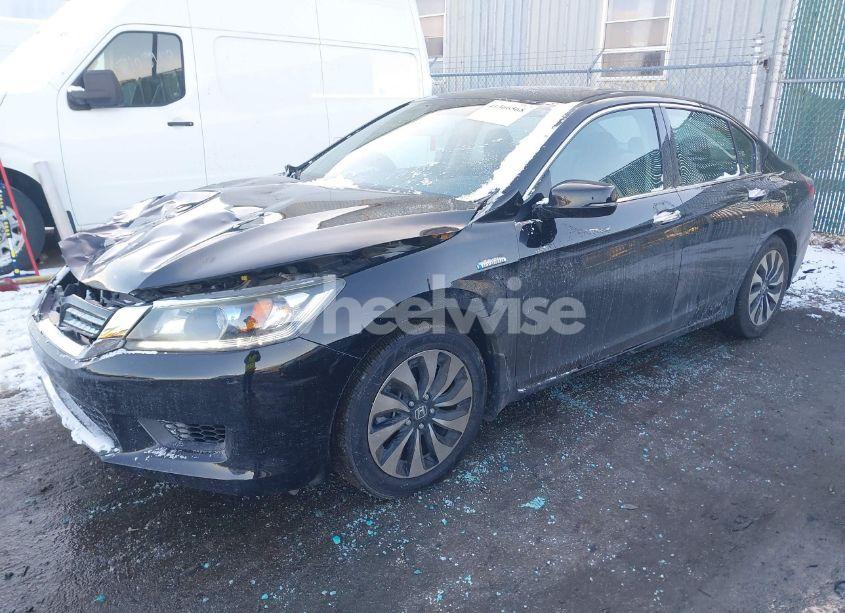 Photo 2 of 2014 Honda Accord HYBRID EX-L (VIN 1HGCR6F52EA007818)