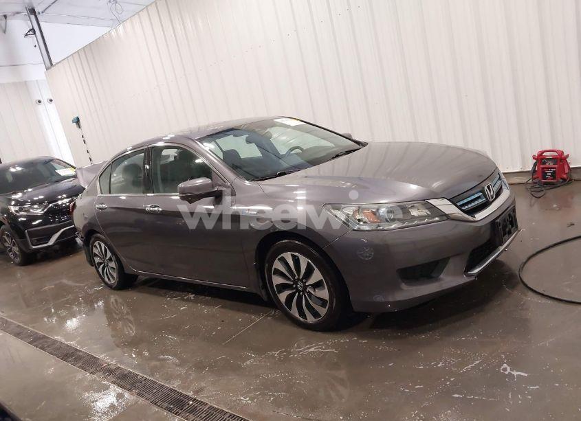 Photo 14 of 2015 Honda Accord HYBRID EX-L (VIN 1HGCR6F55FA012898)