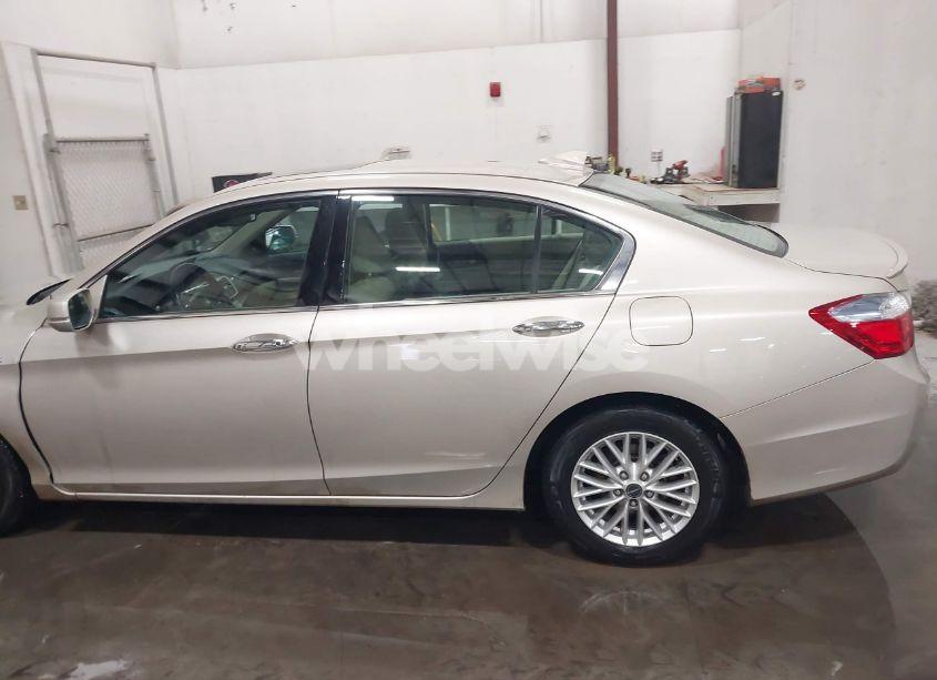 Photo 15 of 2014 Honda Accord HYBRID EX-L (VIN 1HGCR6F56EA004372)