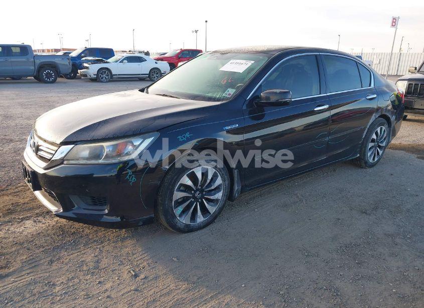 Photo 2 of 2015 Honda Accord HYBRID EX-L (VIN 1HGCR6F56FA006592)