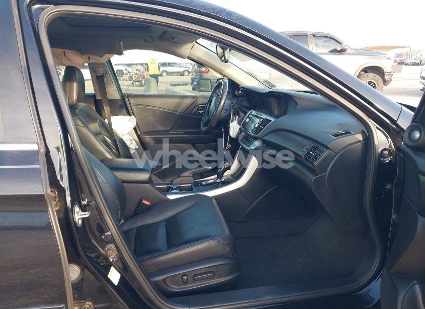 Photo 5 of 2015 Honda Accord HYBRID EX-L (VIN 1HGCR6F56FA006592)