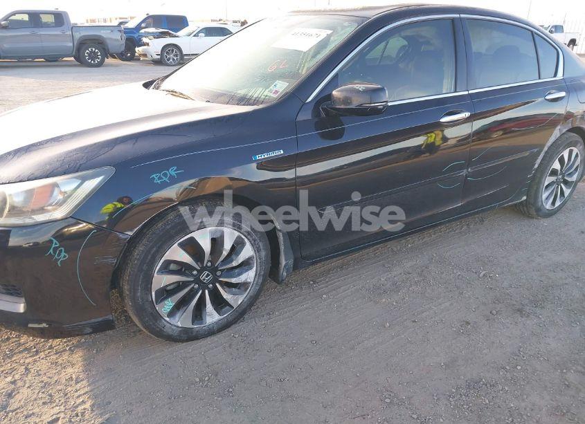 Photo 6 of 2015 Honda Accord HYBRID EX-L (VIN 1HGCR6F56FA006592)