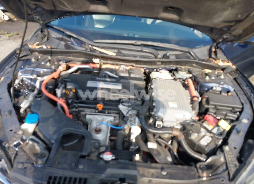 Photo 10 of 2015 Honda Accord HYBRID EX-L (VIN 1HGCR6F56FA009735)