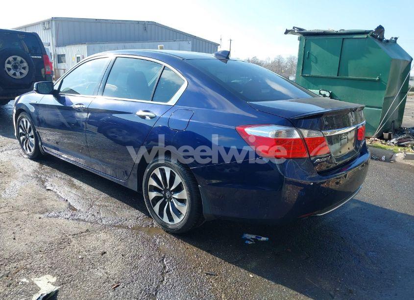 Photo 3 of 2015 Honda Accord HYBRID EX-L (VIN 1HGCR6F56FA009735)