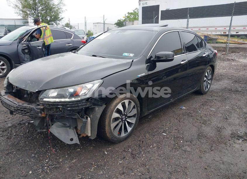 Photo 2 of 2015 Honda Accord HYBRID EX-L (VIN 1HGCR6F56FA012053)