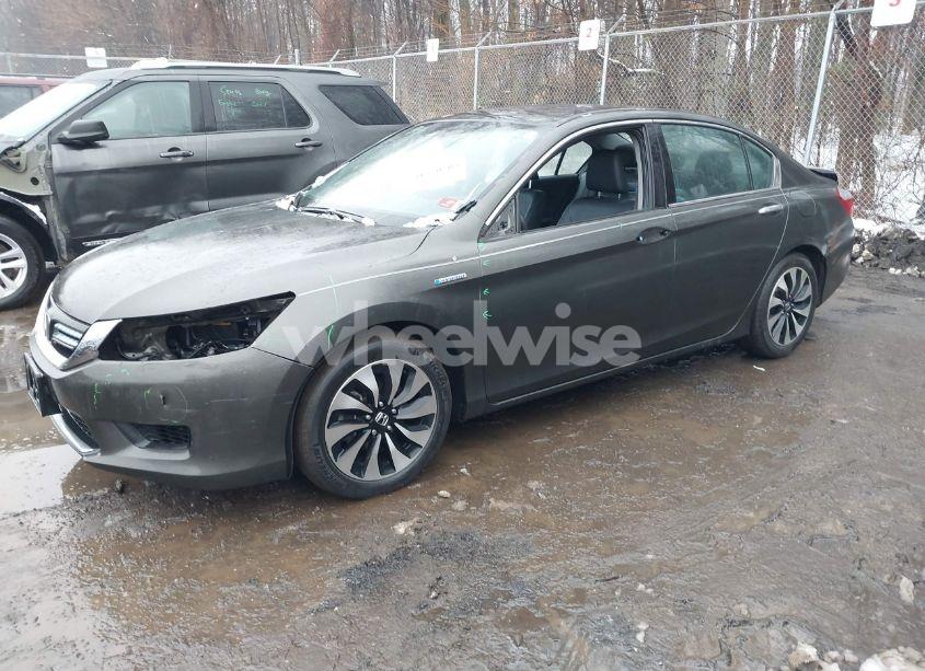 Photo 2 of 2014 Honda Accord HYBRID EX-L (VIN 1HGCR6F57EA008544)