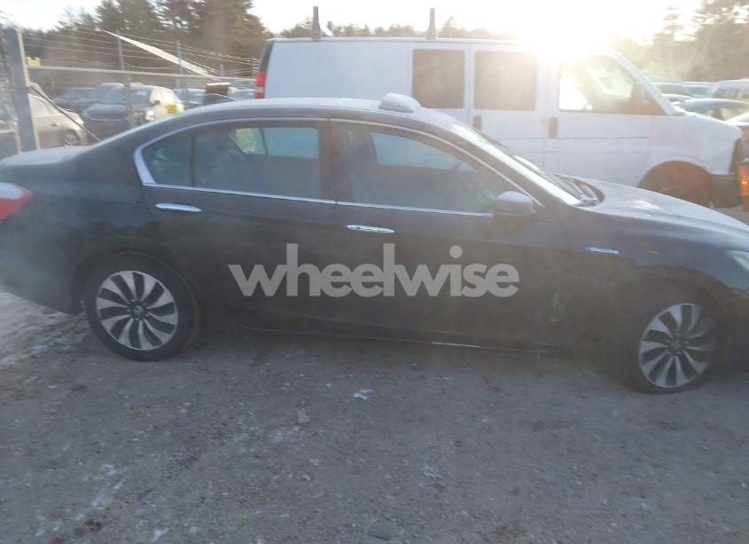 Photo 13 of 2015 Honda Accord HYBRID EX-L (VIN 1HGCR6F59FA007462)