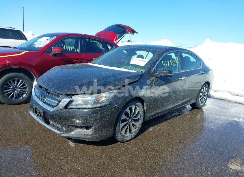 Photo 2 of 2015 Honda Accord HYBRID EX-L (VIN 1HGCR6F5XFA010273)